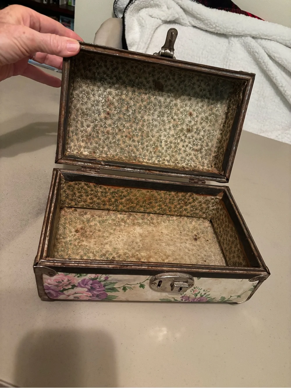 Vintage Floral Cosmetic Train Case - Cream and Rose